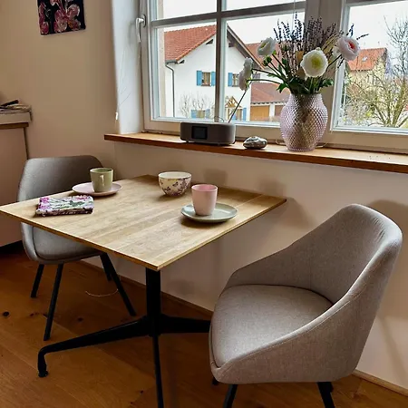 La Vie En Rose Apartment