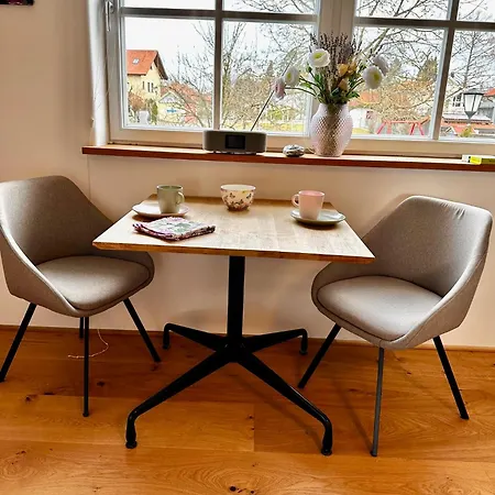 La Vie En Rose Apartment